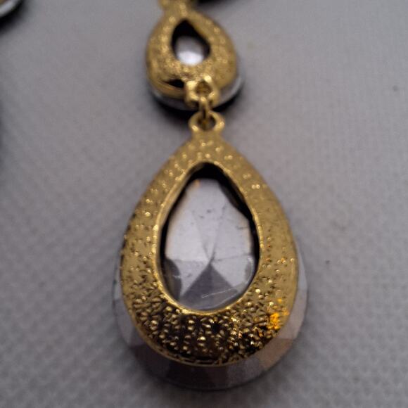 Green Statement Earrings With  3 Graduated Teardrop Dangles - Picture 3 of 4